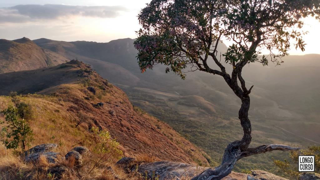 Final de tarde no cume do Pico do Chorão, vizinho ao Acampamento Rancho Salvador