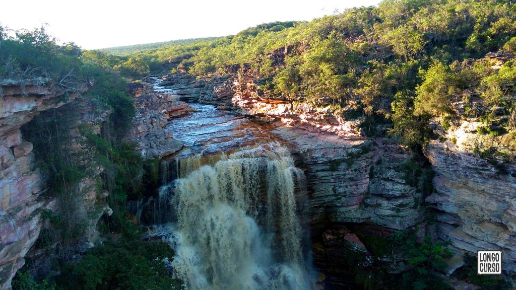 Visual da parte de cima da queda d'água do Buracão