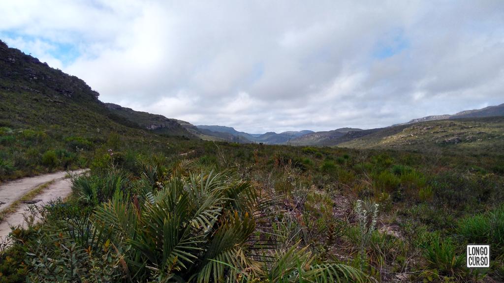 Visual a partir da estrada de terra rumo à Cachoeira da Matinha. No horizonte já é visível o vale que percorreríamos nos próximos dias.