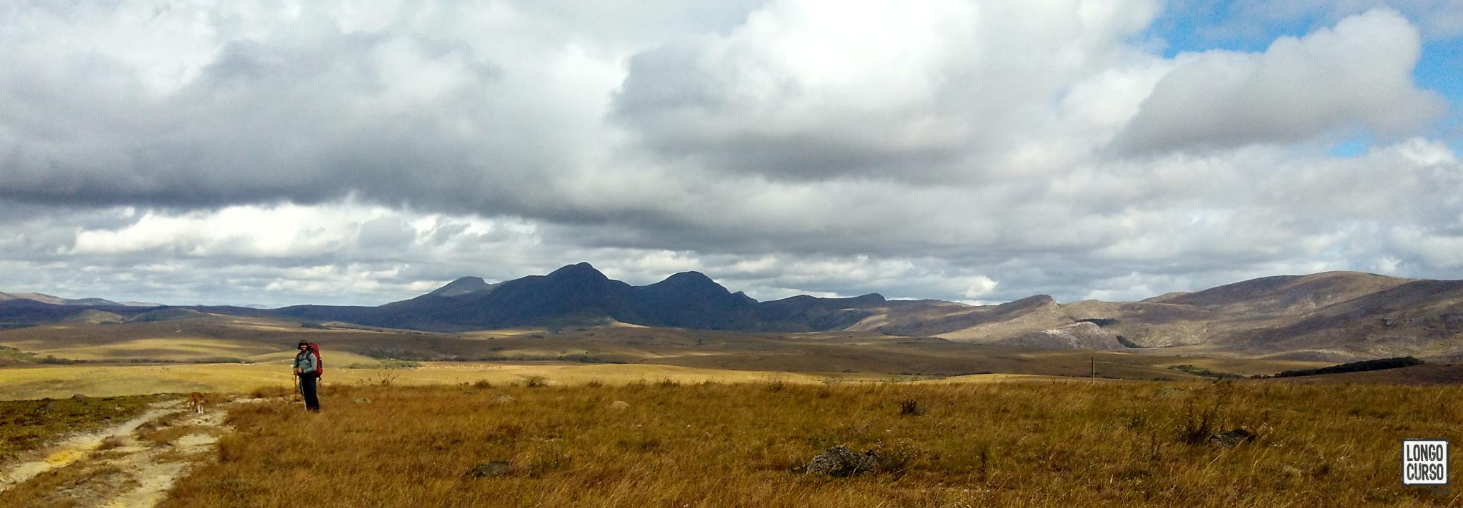 Mais um belo visual panorâmico da partida da Serra do Intendente no quarto dia de travessia.