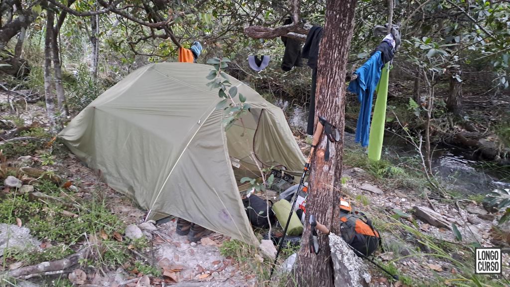 Terceiro ponto de acampamento, junto à Cachoeira Capão dos Palmitos