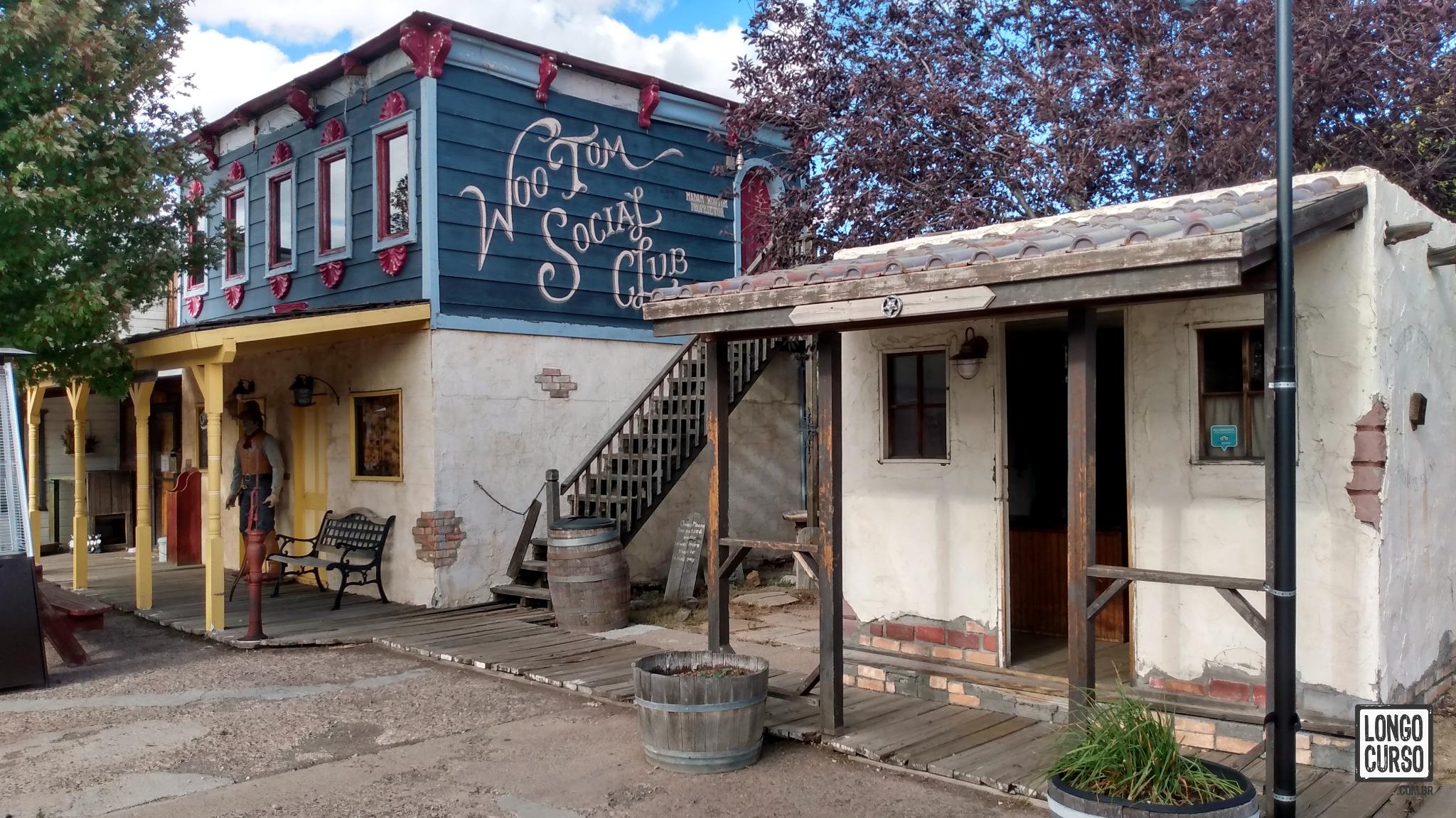 Estilo "velho oeste" também mantido na cidade de Willians, Arizona