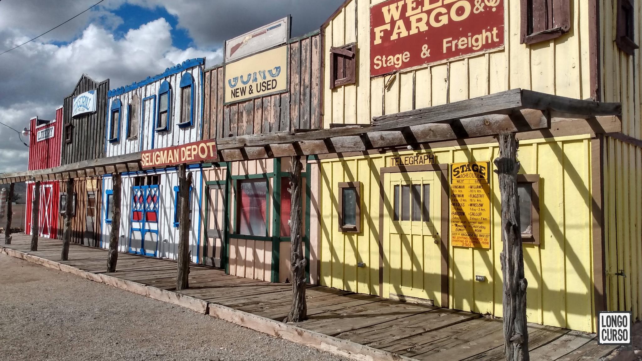 Fachada em estilo "velho oeste" na pequena cidade de Seligman