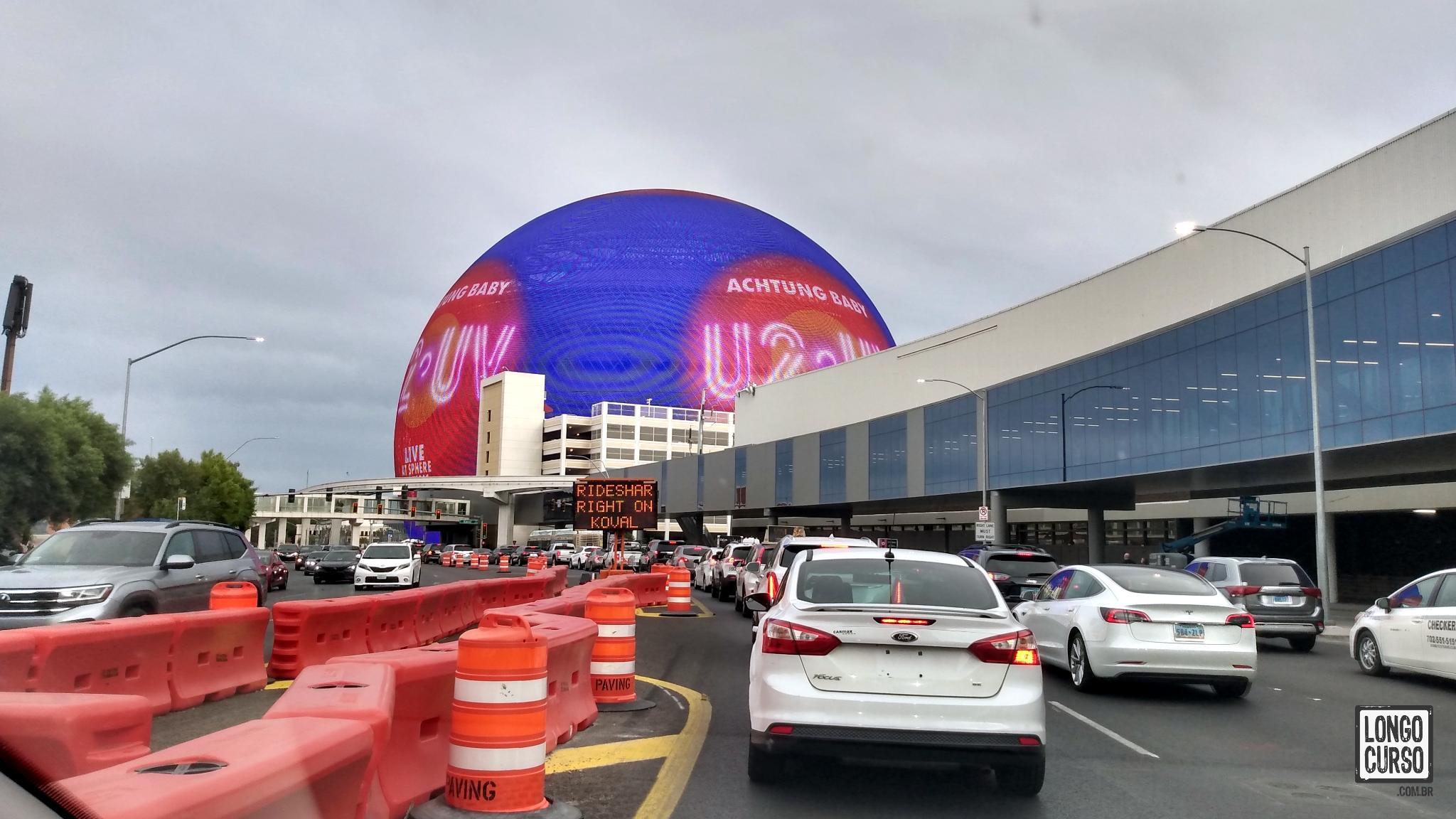 Durante nossa passagem por Las Vegas, a cidade recebia a banda U2 no Sphere. O palco havia sido inaugurado na véspera da nossa chegada.