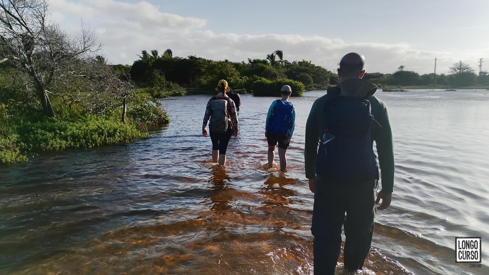 Saindo do Rancho Carimbó à caminho do ponto de embarque nos caiaques