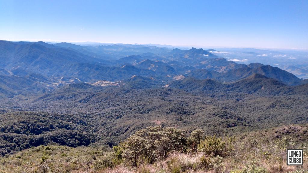 Visual da região de Maromba, Maringá e Visconde de Mauá, a partir do início da descida do segundo dia.