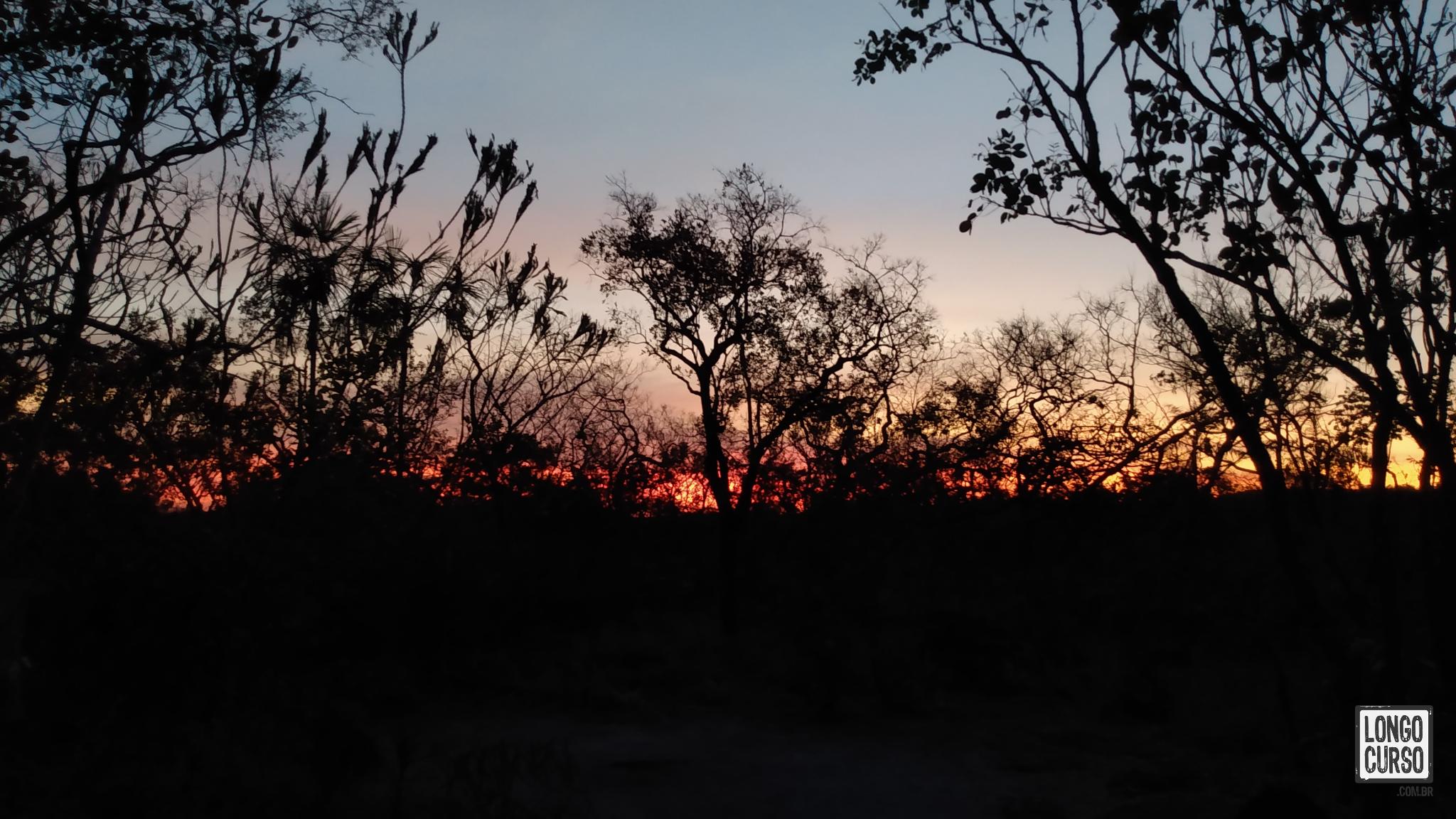 O pôr do sol no acampamento Sete Quedas