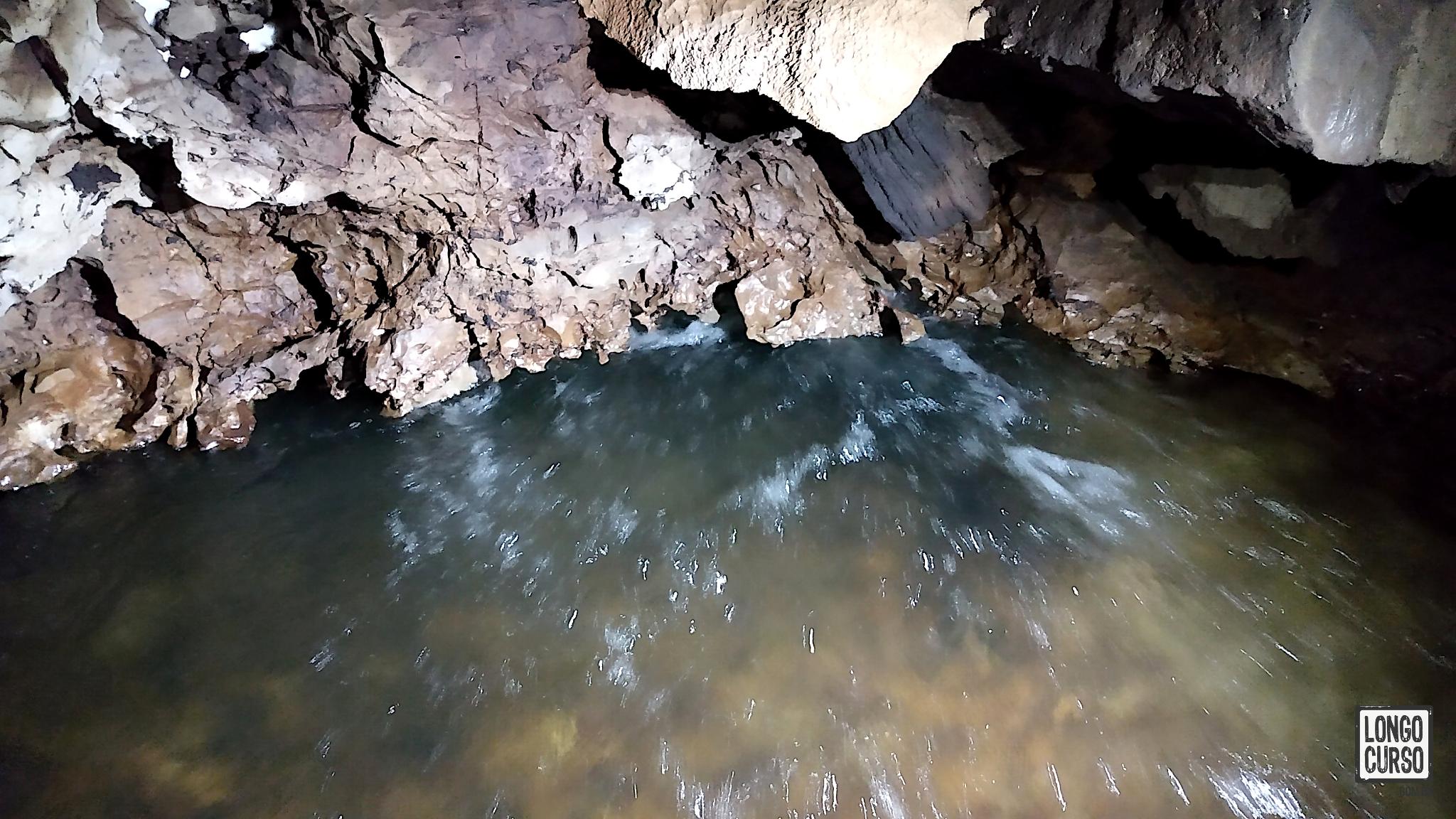 O fervedouro na Caverna São Mateus